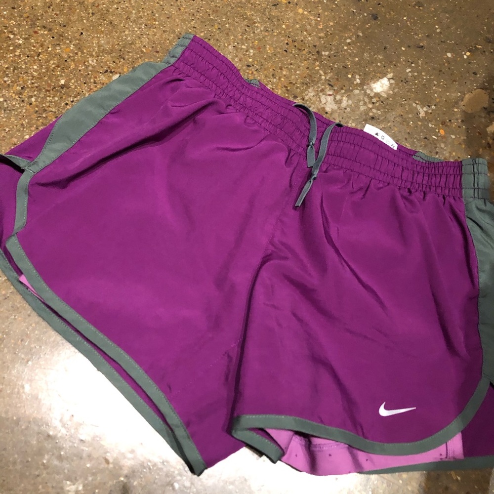 NIKE women’s running shorts